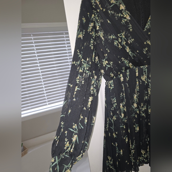 Ted Baker Black Floral Pleated Mini Dress Size 10 - Picture 7 of 10